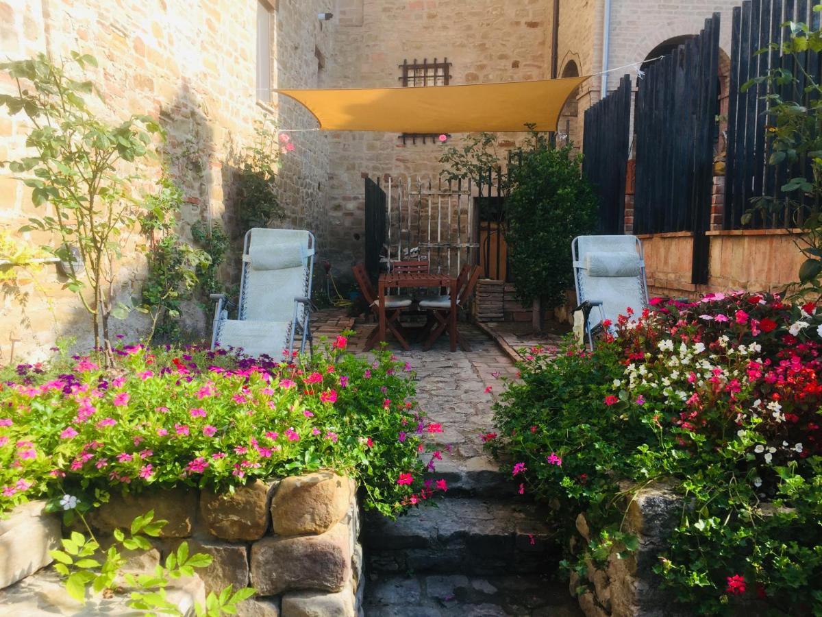 Est Locanda San Ginesio Εξωτερικό φωτογραφία